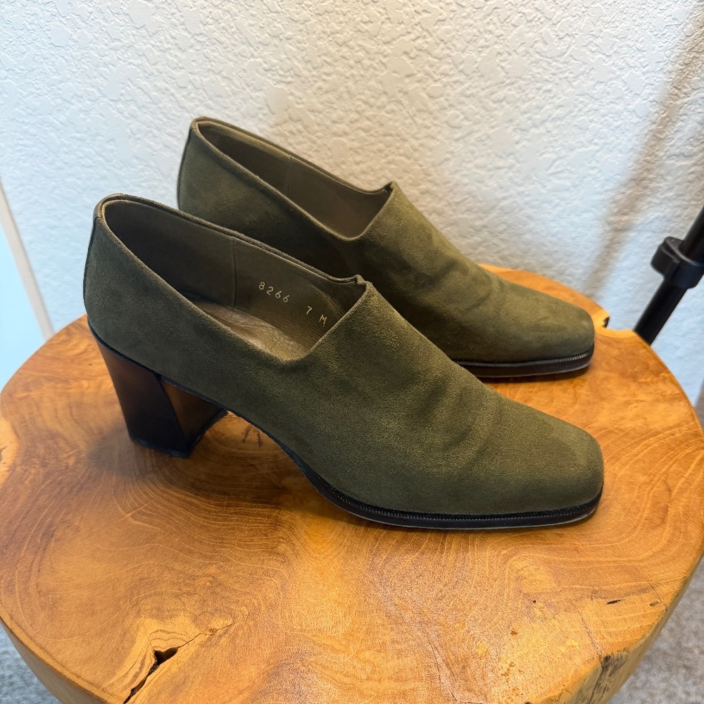 Donald J Pliner Olive Green Block Heel Shoes Booties Shooties Womens sz 7